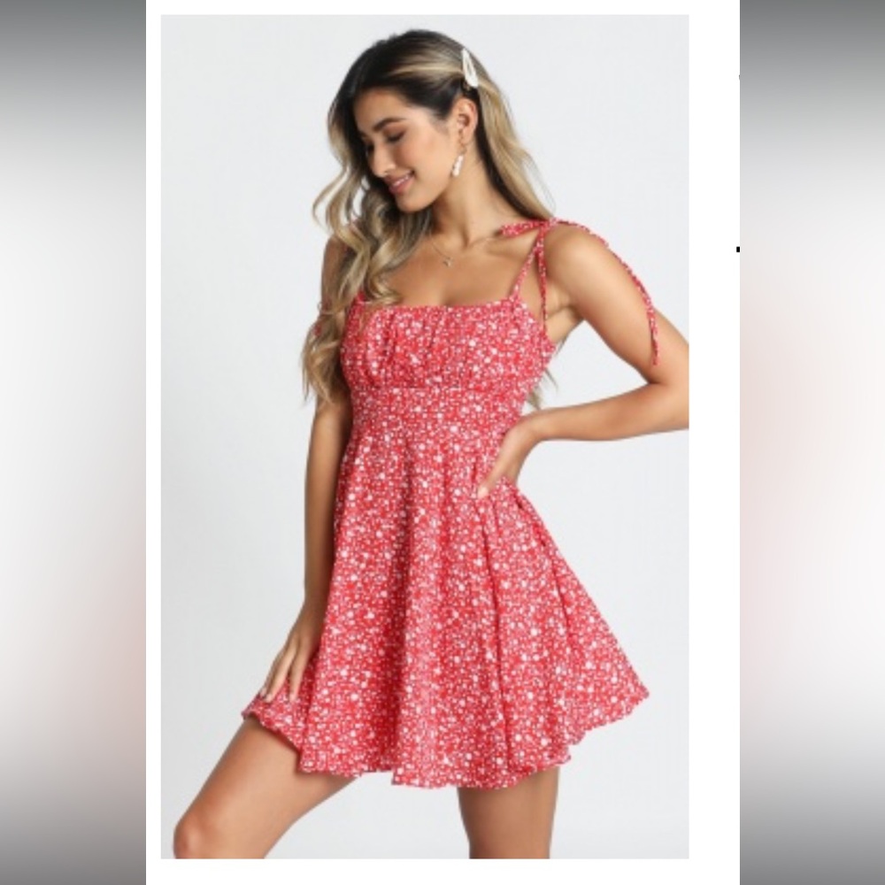 Summer Jam
Dress in red floral print